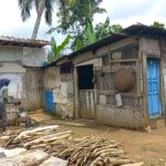 Secercah Harapan Atikah, Warga Girimukti, di Tengah Rumah Rapuh dan Ancaman Longsor