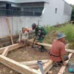 Monitoring Pembangunan Pos Ronda, TNI-Polri dan Warga Perkuat Keamanan Lingkungan di Mekarsari