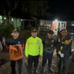 Perbaikan Jalan Rusak, Polisi Atur Lalu Lintas di Banjarwangi Garut