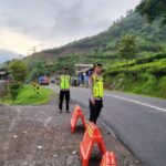 Polsek Banjarwangi Siaga 24 Jam di Pos Pantau Batutumpang Jelang H-1 Lebaran
