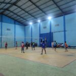 Satgas TMMD Garut, Jalin Keakraban Bersama Masyarakat dengan Bermain Bola Volley ‎