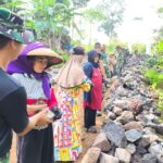 TMMD ke-128, TNI dan Warga Bangun Jalan 1.500 Meter di Kampung Cidahu Garut