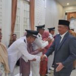 Bupati Garut Lantik 5 Kepala Desa PAW, Tekankan Amanah dan Tata Kelola Keuangan Transparan