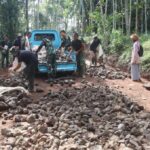 Kebersamaan Warga dan TNI Warnai Pembangunan Jalan di TMMD ke-128 Garut