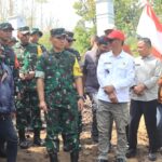 Brigjen TNI Aji Mimbarno Tinjau dan Evaluasi Langsung Pelaksanaan TMMD ke-128 Kodim 0611/Garut