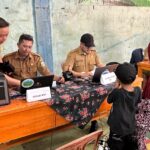 Disdukcapil Garut Berikan Pelayanan Kependudukan Gratis di Desa Mekarmulya dalam Rangka TMMD ke-128