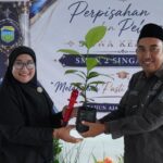 Perpisah SMPN 2 Singaparna, Kepala Sekolah Di Hadiahi Pohon  Durian