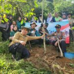 Polsek Cikajang Rayakan HUT Bhayangkara ke-80 Lewat Aksi Hijau, Tanam Pohon Bersama Lintas Elemen Masyarakat