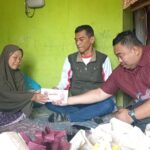 Anggota DPRD Garut Yudha Puja Turnawan dan Dea Aprilia Berikan Bantuan kepada Korban Kebakaran di Banjarwangi