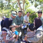Dandim 0611/Garut Turun Langsung Salurkan Air Bersih untuk Warga Sukanegla