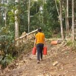 Kemarau Panjang, Warga Singajaya Andalkan Sungai Cikaengan untuk Air Minum